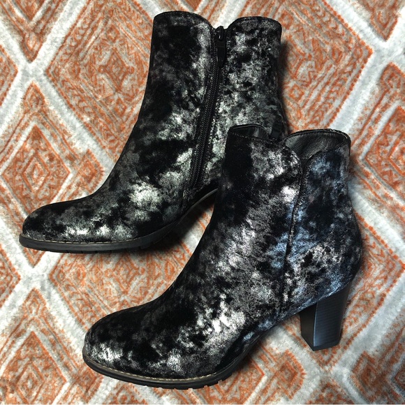 Modcloth Velvet Ankle Booties - Picture 12 of 13